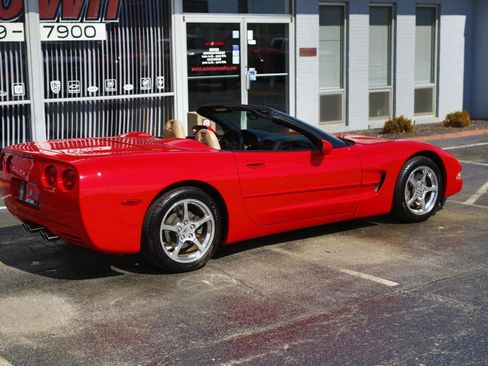 Used 2002 Chevrolet Corvette Coupe RWD image 15