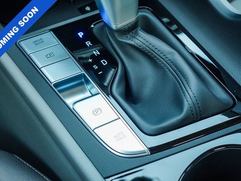 Used 2025 Hyundai Elantra SEL FWD image 21