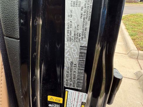 Used 2022 Jeep Wrangler Unlimited Rubicon w/ LED Lighting Group AWD/4WD image 35