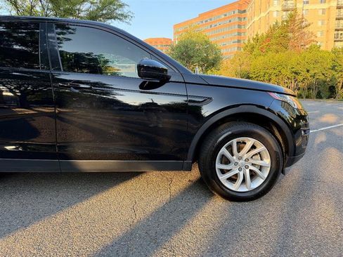 Used 2019 Land Rover Discovery Sport AWD/4WD image 6