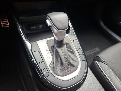 Certified 2023 Kia Forte GT-Line image 15