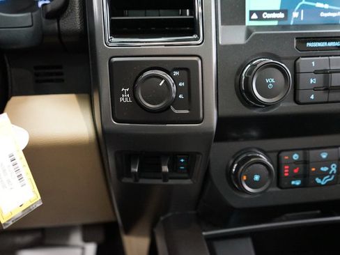 Used 2019 Ford F250 XLT w/ XLT Premium Package AWD/4WD image 38