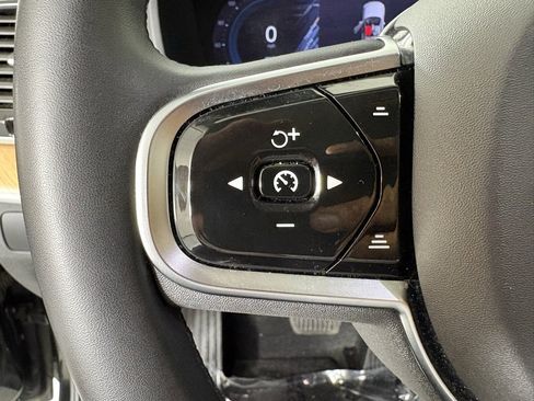 Used 2024 Volvo XC90 B6 Plus w/ Protection Package Premier image 23