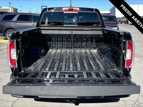 Used 2016 GMC Canyon SLT w/ Driver Alert Package image 7