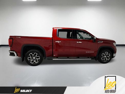 Used 2023 GMC Sierra 1500 SLT w/ SLT Premium Package AWD/4WD image 6