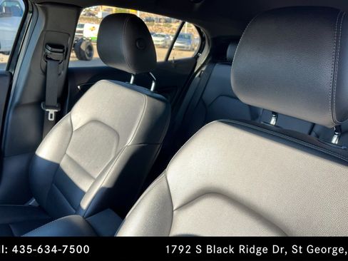 Used 2018 Mercedes-Benz GLA 250 w/ Premium Package image 16