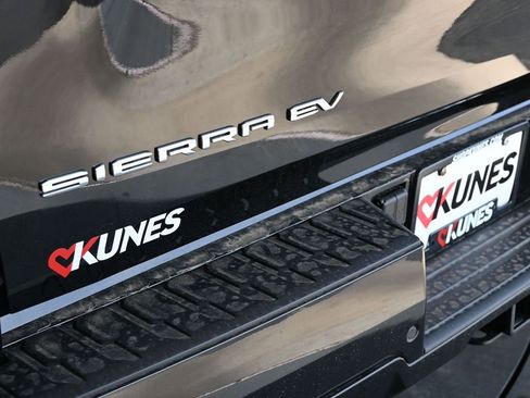 New 2025 GMC Sierra EV Denali image 12