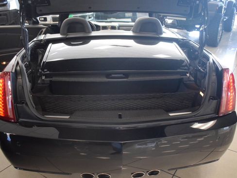 Used 2005 Cadillac XLR Base 2dr Roadster image 68