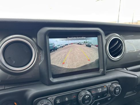 Used 2023 Jeep Wrangler Unlimited Sahara w/ Cold Weather Group AWD/4WD image 20
