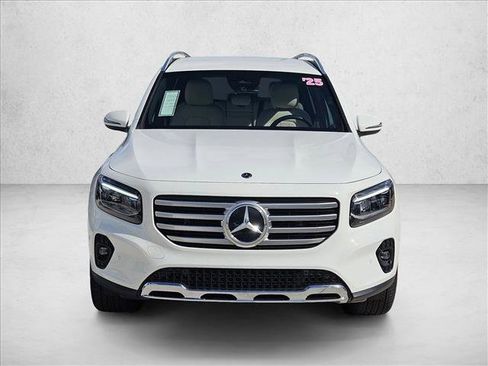 Used 2025 Mercedes-Benz GLB 250 image 2