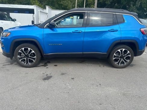 Certified 2022 Jeep Compass Limited w/ Sun and Sound Group AWD/4WD image 4