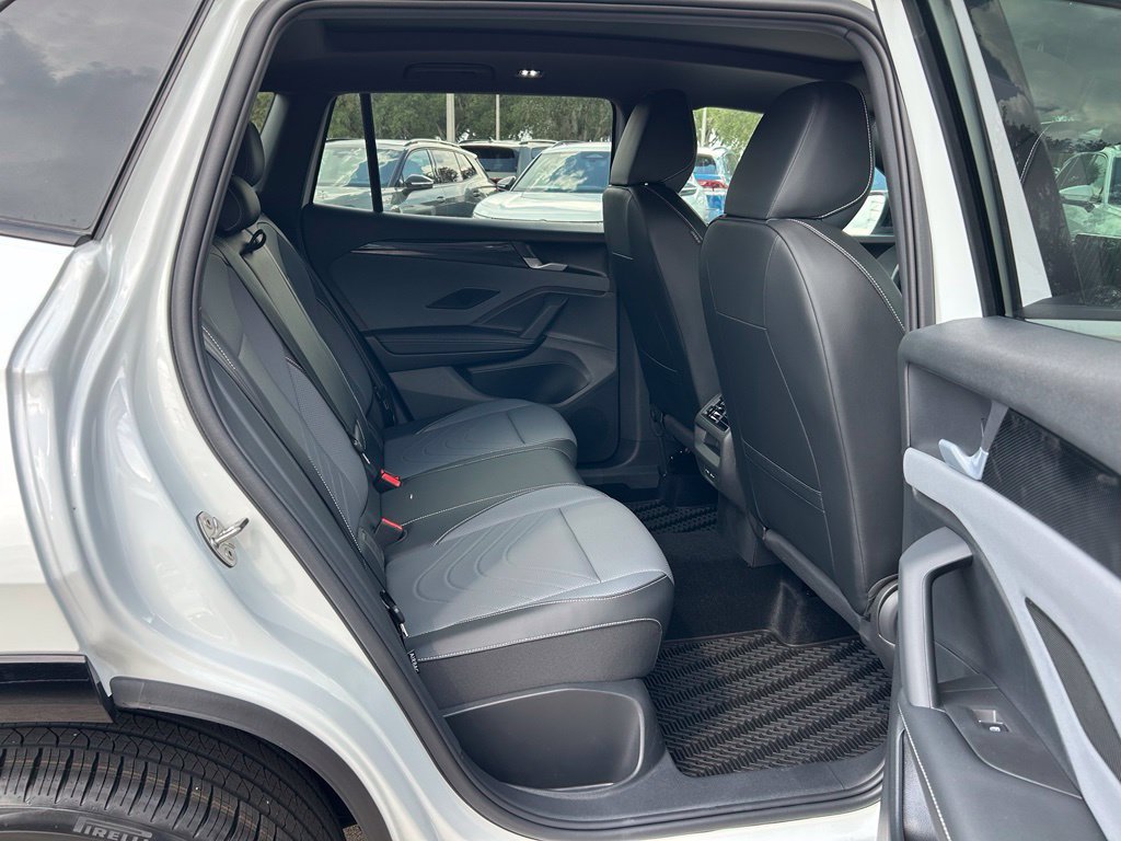 New 2026 Volkswagen Tiguan SE R-Line FWD image 43