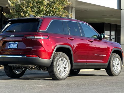 New 2025 Jeep Grand Cherokee Laredo X w/ Luxury Tech Group I image 4