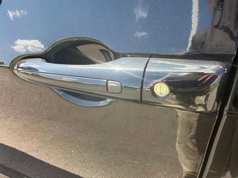 Used 2022 Chrysler Voyager LX FWD image 23