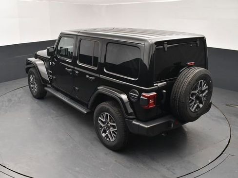 Used 2024 Jeep Wrangler Unlimited Sahara w/ Technology Group AWD/4WD image 15