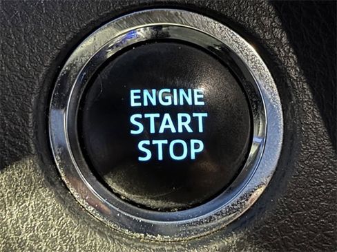 Used 2018 Toyota Camry XSE image 41