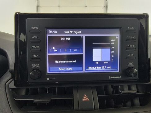 Used 2022 Toyota RAV4 XLE w/ Convenience Package FWD image 20