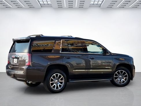 Used 2017 GMC Yukon Denali AWD/4WD image 5