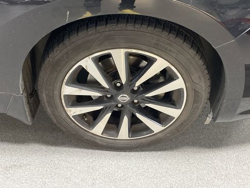 Used 2018 Nissan Altima 2.5 SL w/ 2.5 SL Technology Package FWD image 6
