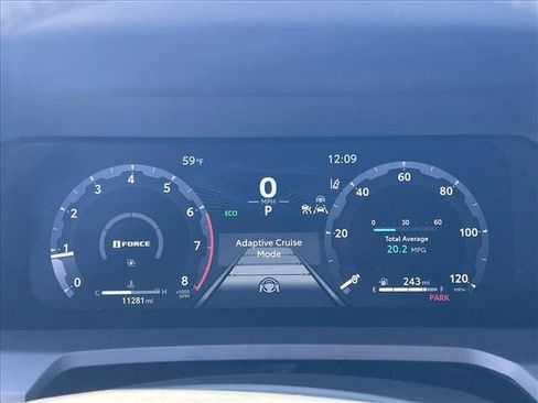 Certified 2025 Toyota Tacoma TRD Off-Road image 12