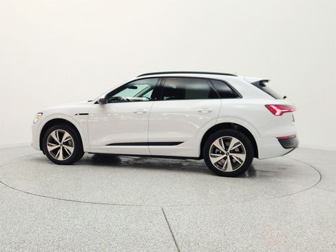 Used 2024 Audi Q8 e-tron Premium AWD/4WD image 8