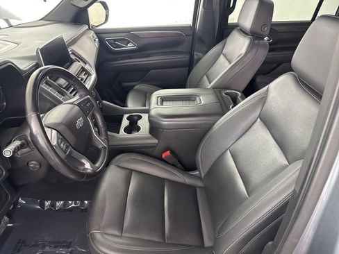 Used 2022 Chevrolet Suburban Z71 w/ Luxury Package image 24