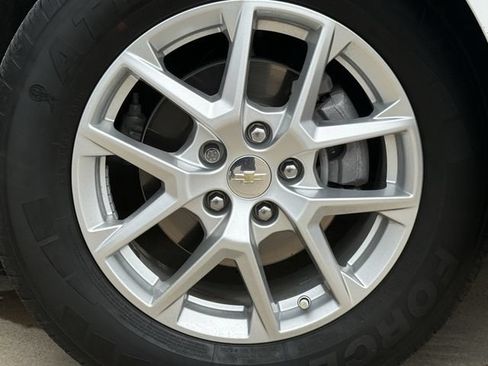 Used 2024 Chevrolet Equinox LT FWD image 10