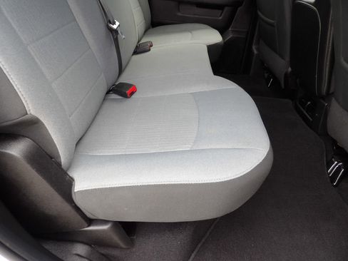 Used 2022 RAM 1500 Classic SLT image 35