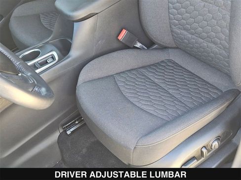 Used 2021 Chevrolet Equinox LT image 16