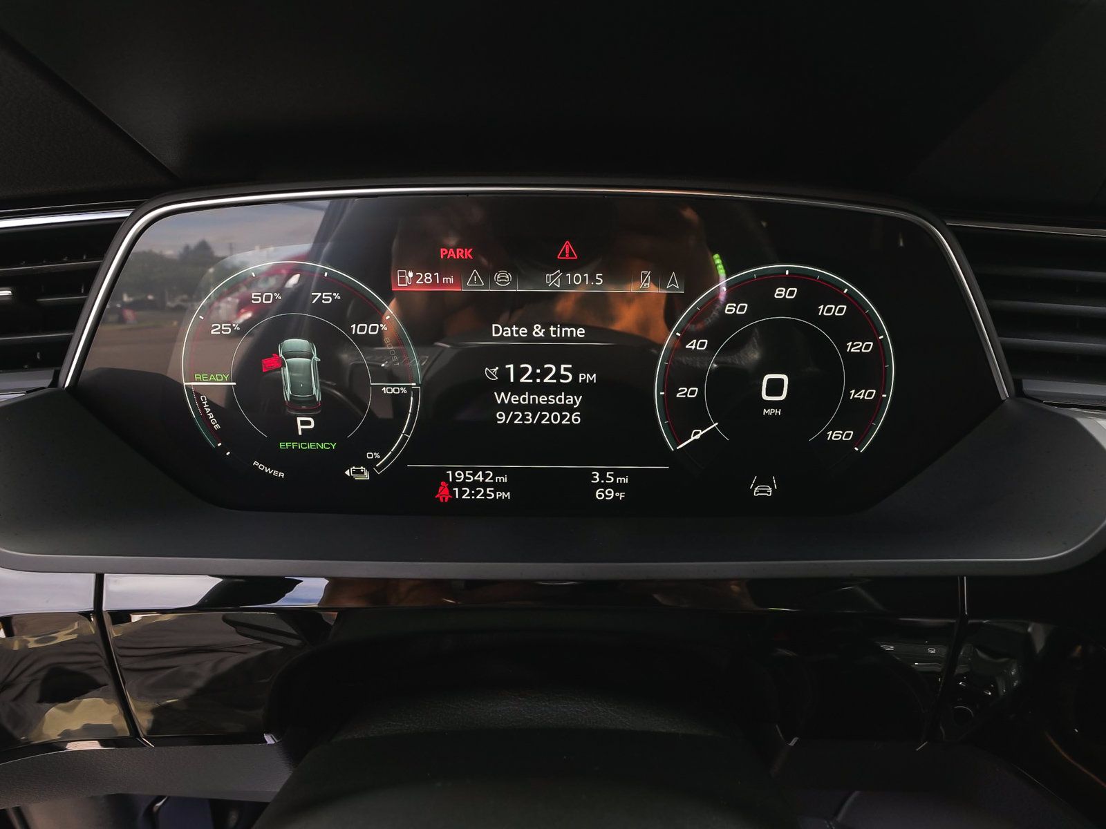 Used 2024 Audi Q8 e-tron Premium AWD/4WD image 18