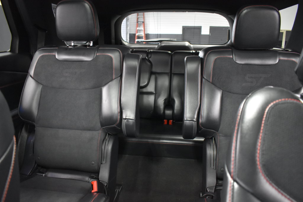 Used 2025 Ford Explorer ST AWD/4WD image 35