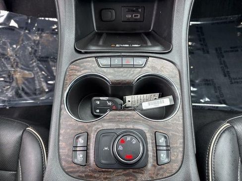 Used 2022 GMC Acadia Denali AWD/4WD image 22