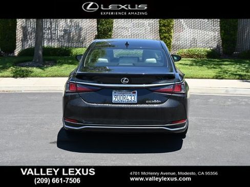 Used 2025 Lexus ES 300h w/ Premium Package FWD image 5