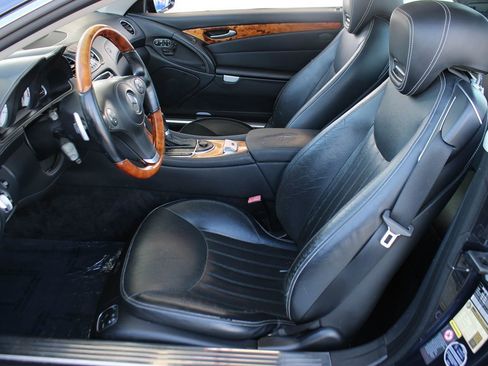 Used 2011 Mercedes-Benz SL 550 image 14