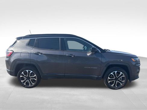 Used 2023 Jeep Compass Limited AWD/4WD image 2