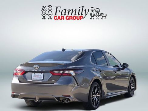 Used 2024 Toyota Camry SE FWD image 4