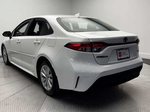 Used 2025 Toyota Corolla LE w/ LE Premium Package FWD image 34