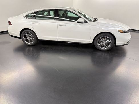 New 2026 Honda Accord EX-L image 8