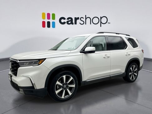 Used 2025 Honda Pilot Elite image 1