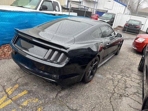 Used 2017 Ford Mustang GT w/ GT Performance Package image 4