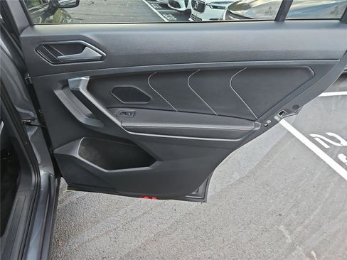 Certified 2023 Volkswagen Tiguan SEL R-Line image 32