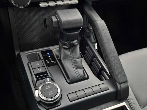 Certified 2025 Toyota Tacoma SR5 image 25