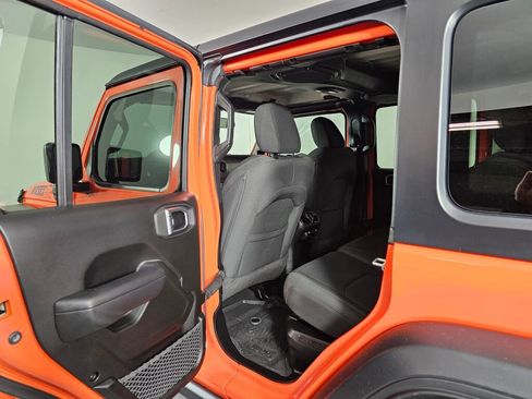 Used 2023 Jeep Wrangler Unlimited AWD/4WD image 33