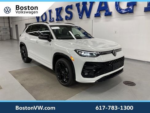 New 2026 Volkswagen Tiguan SE R-Line image 5