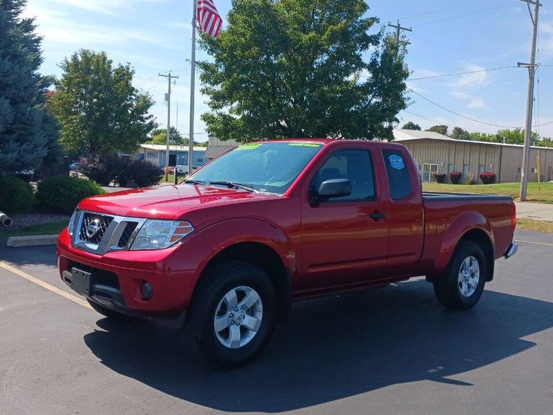 Used 2012 Nissan Frontier SV image 1
