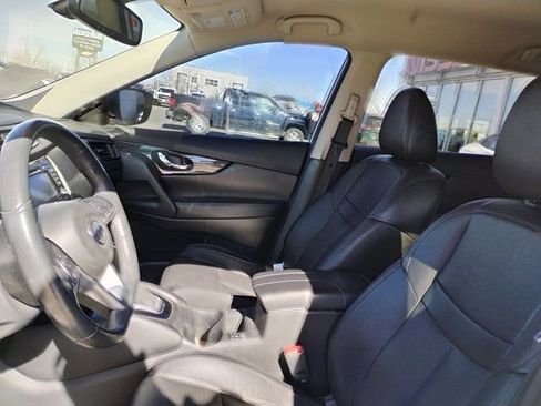 Used 2017 Nissan Rogue SL image 13