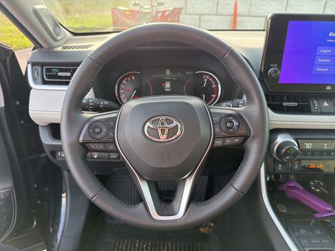 Used 2023 Toyota RAV4 XLE Premium image 16