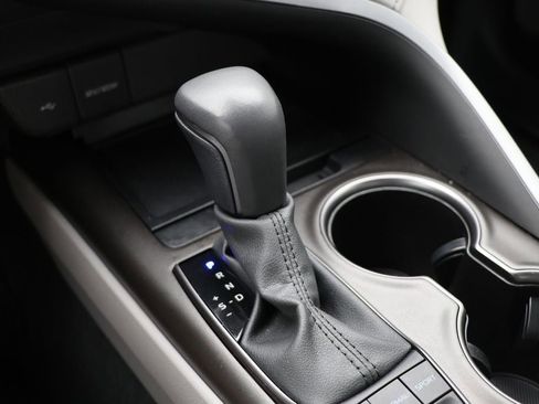 Used 2024 Toyota Camry SE image 24