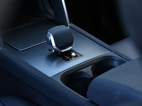 Used 2024 Land Rover Discovery Sport S image 22