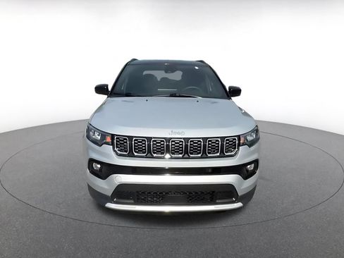 Used 2025 Jeep Compass Limited AWD/4WD image 4